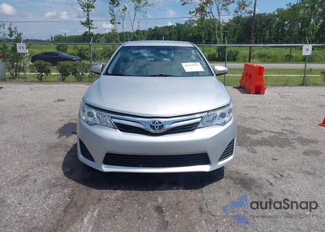 2014 Toyota Camry Le z USA, uszkodzony, nr VIN 4T1BF1FK7EU418184